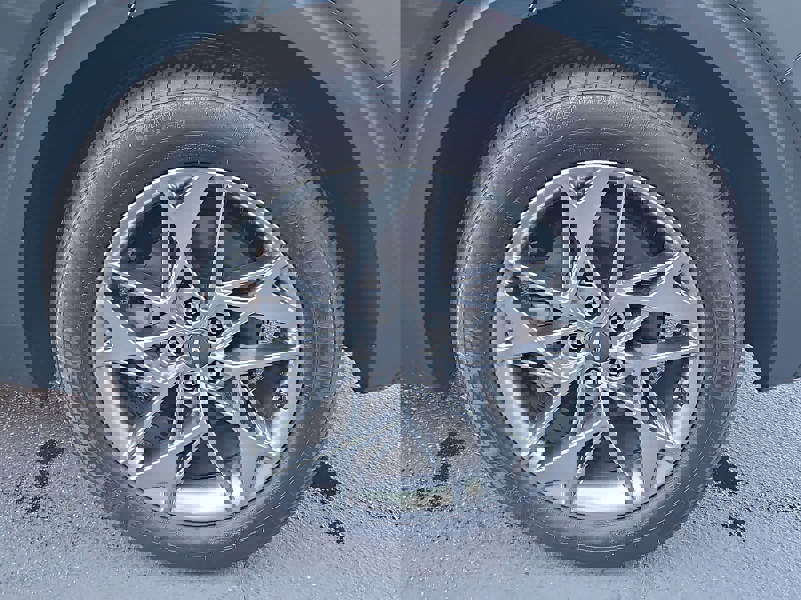 Used 2022 Genesis GV70 2.5T w/ Advanced Package AWD/4WD image 12