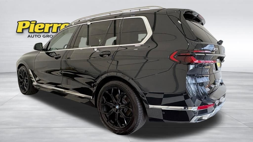 Used 2023 BMW X7 xDrive40i image 2