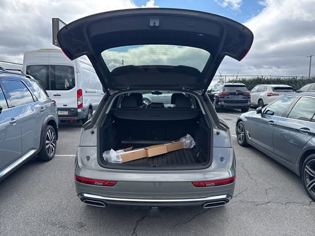 Used 2023 Audi Q5 2.0T Prestige w/ Prestige Package image 11