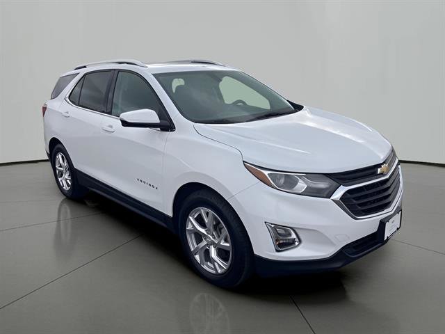 Used 2019 Chevrolet Equinox LT w/ Sun & Navigation Package image 3