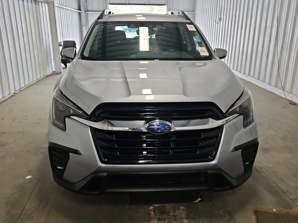 Used 2023 Subaru Ascent Limited image 9