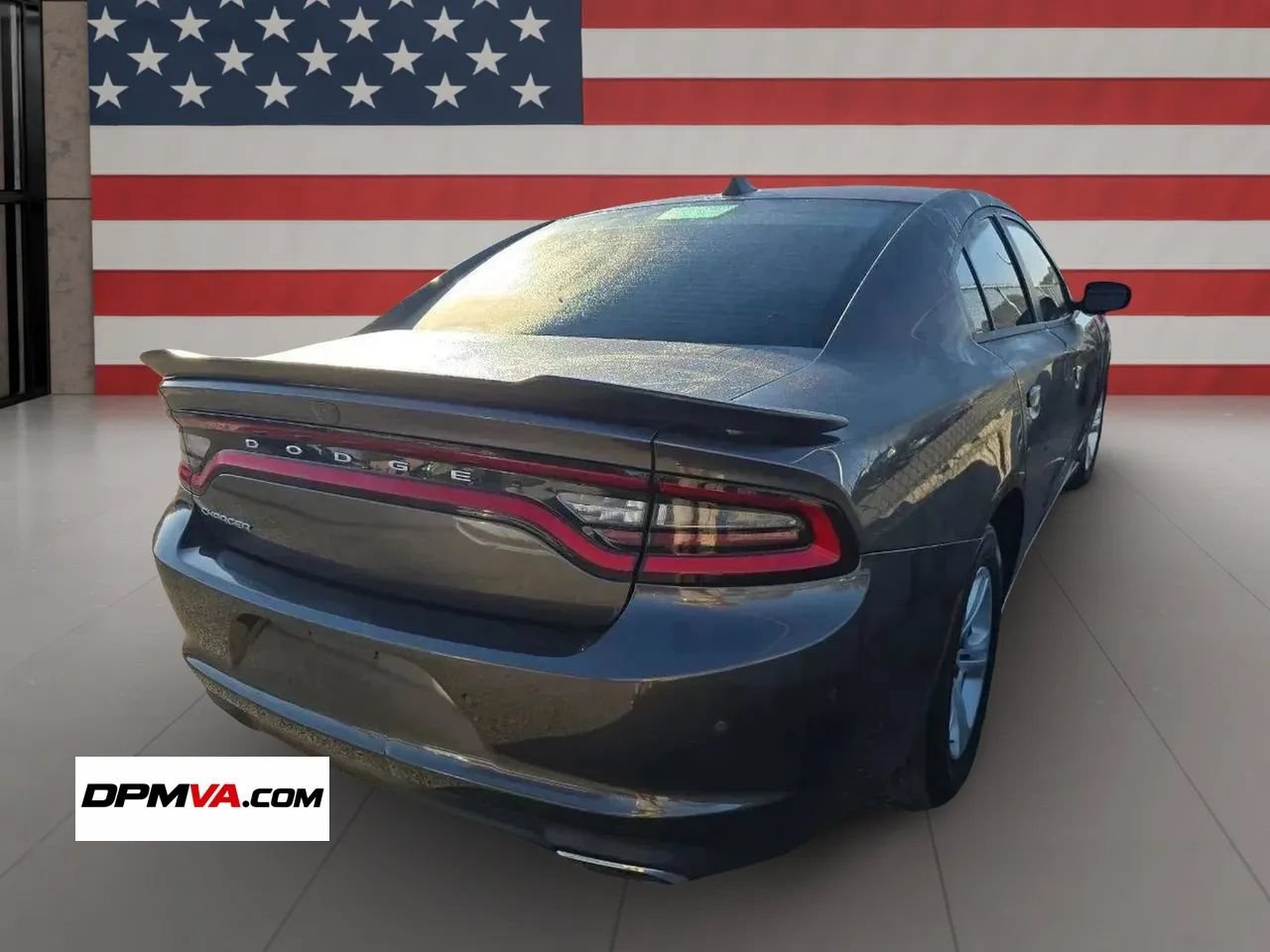 Used 2020 Dodge Charger SXT RWD image 3
