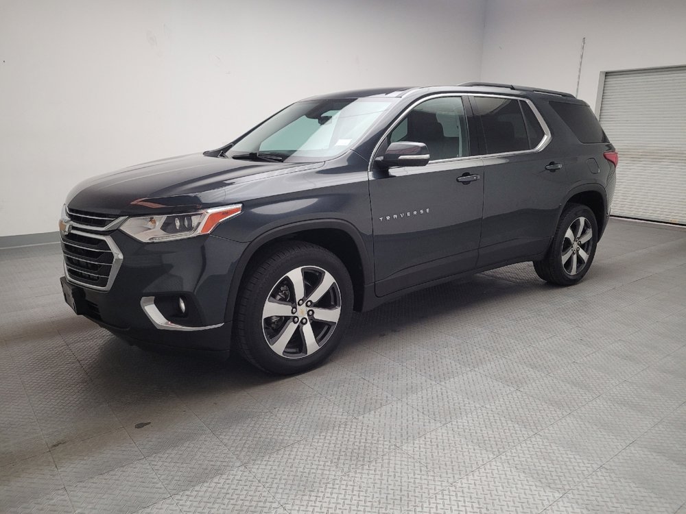 Used 2021 Chevrolet Traverse LT w/ LT Premium Package image 2