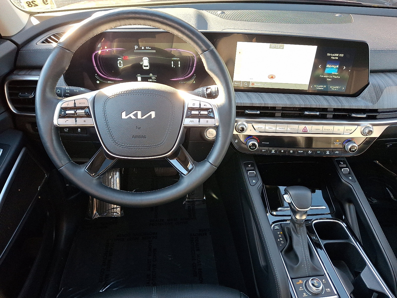 Used 2024 Kia Telluride EX w/ EX Captain's Chair Package image 12