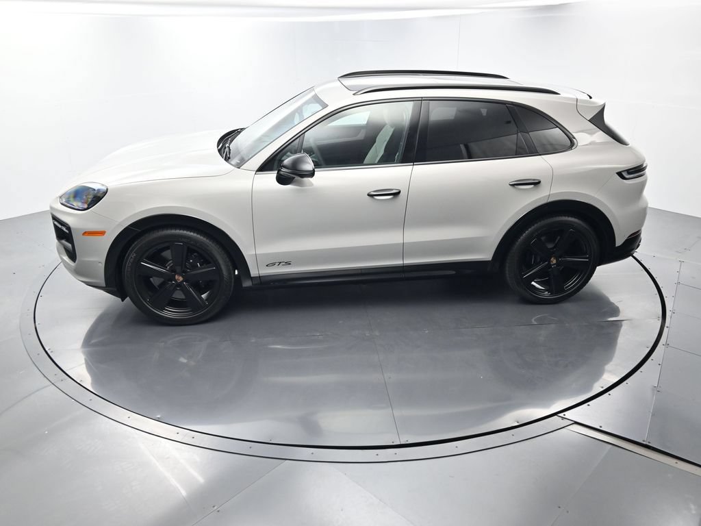 Certified 2026 Porsche Cayenne GTS AWD/4WD image 35