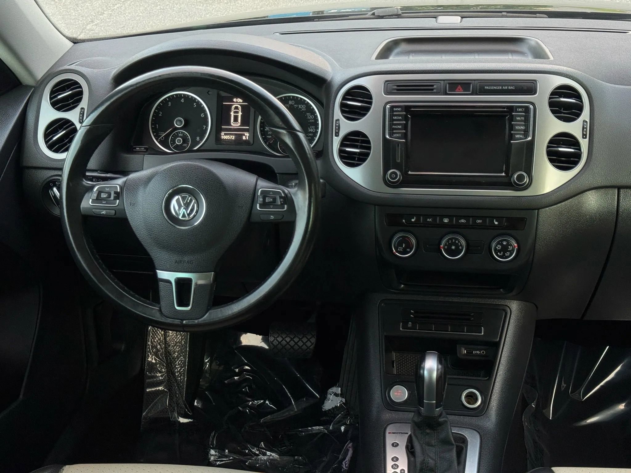 Used 2017 Volkswagen Tiguan Wolfsburg Edition image 28