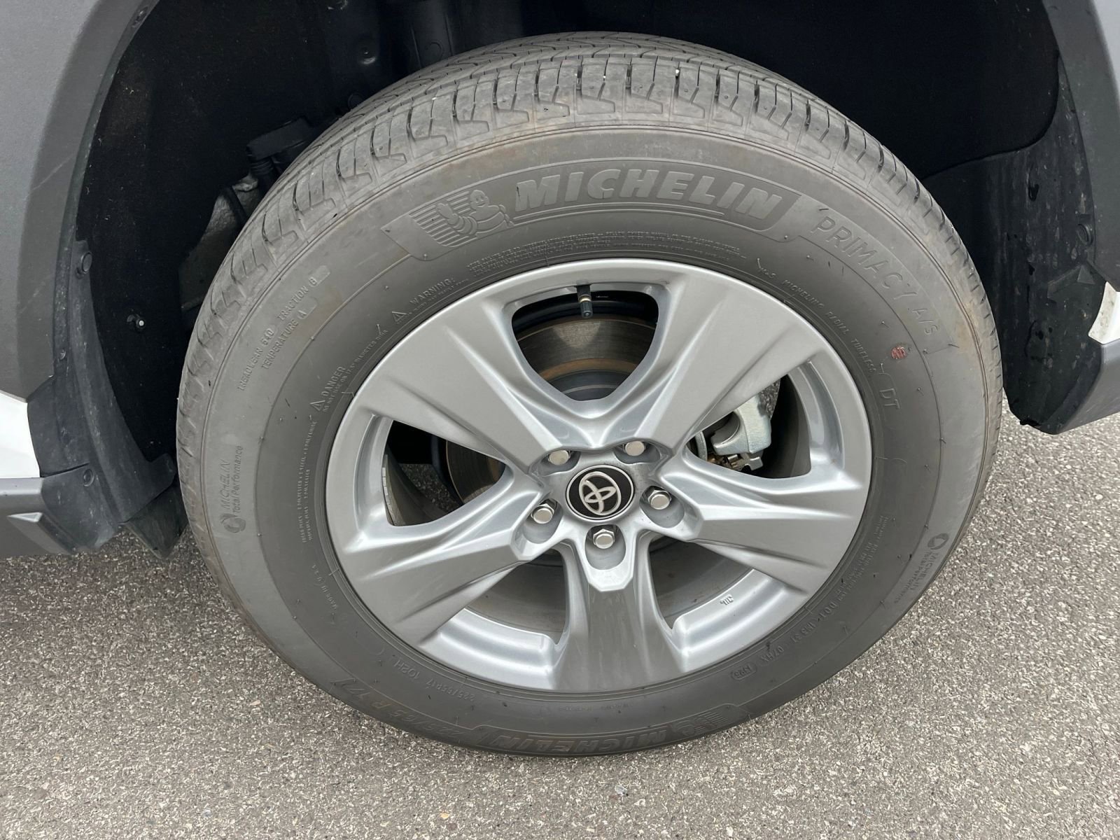 Used 2025 Toyota RAV4 LE image 29