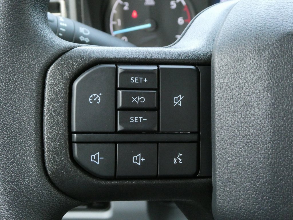 New 2025 Ford F350 XLT image 10