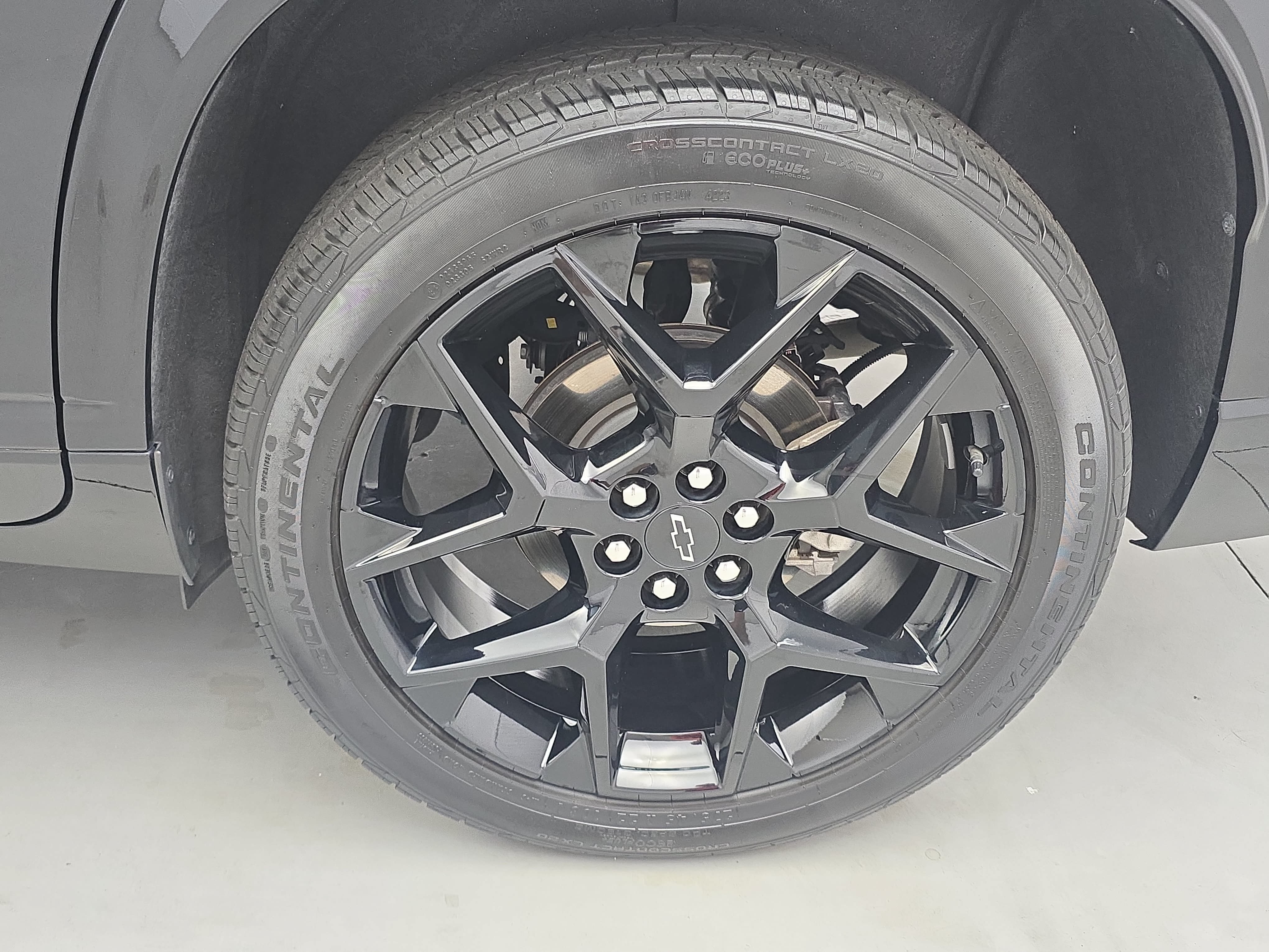 Used 2024 Chevrolet Traverse RS FWD image 35