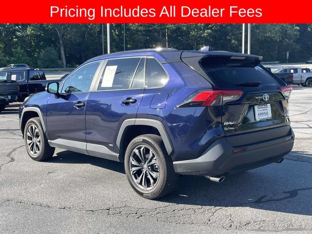 Used 2022 Toyota RAV4 XLE Premium AWD/4WD image 3