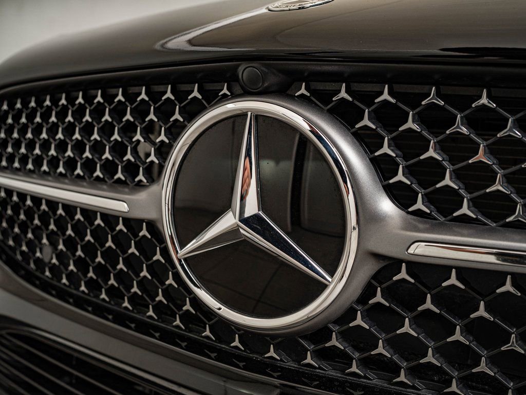 Certified 2025 Mercedes-Benz CLA 250 4MATIC image 3