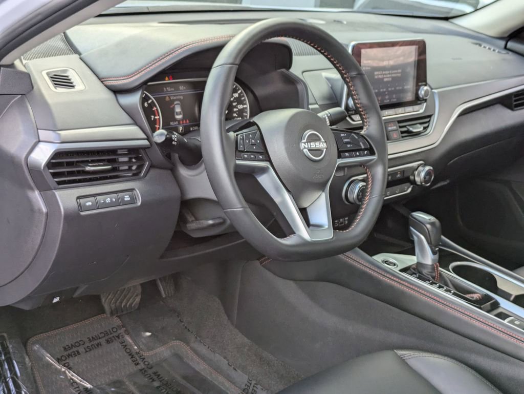 Used 2025 Nissan Altima 2.5 SR image 14