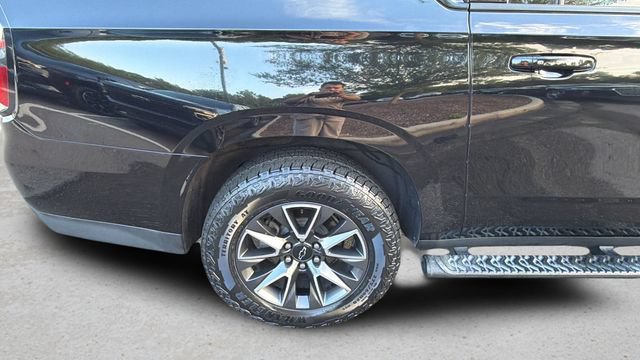 Used 2022 Chevrolet Suburban Z71 w/ Luxury Package AWD/4WD image 43