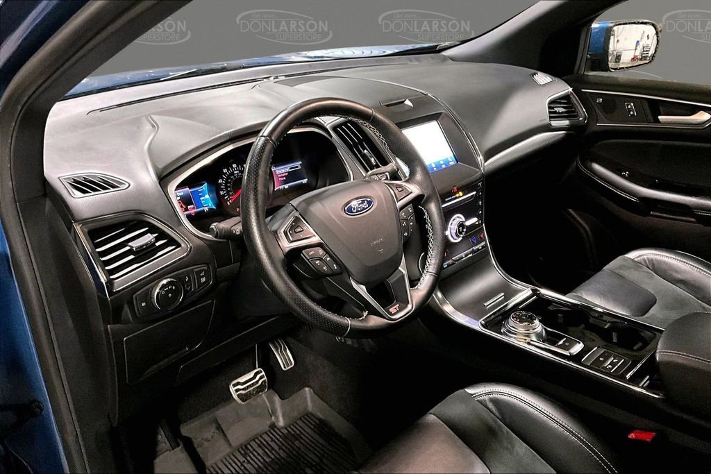 Used 2019 Ford Edge ST w/ Equipment Group 401A AWD/4WD image 17