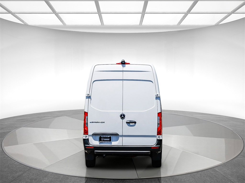 Used 2024 Mercedes-Benz eSprinter 170 Cargo image 3