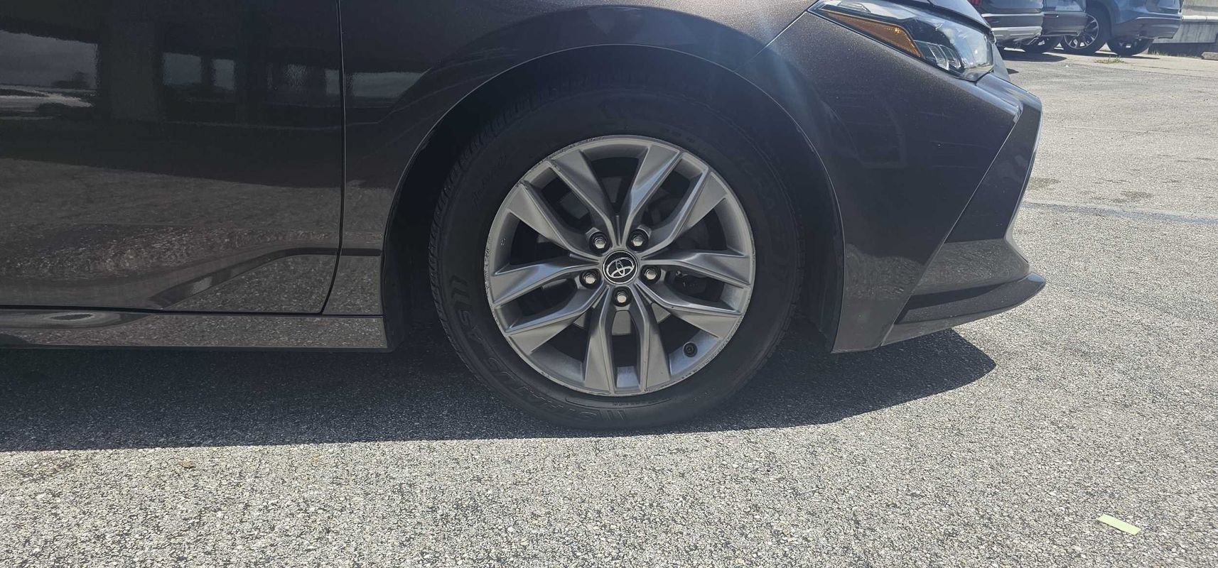 Used 2019 Toyota Avalon XLE w/ Moonroof Package FWD image 9