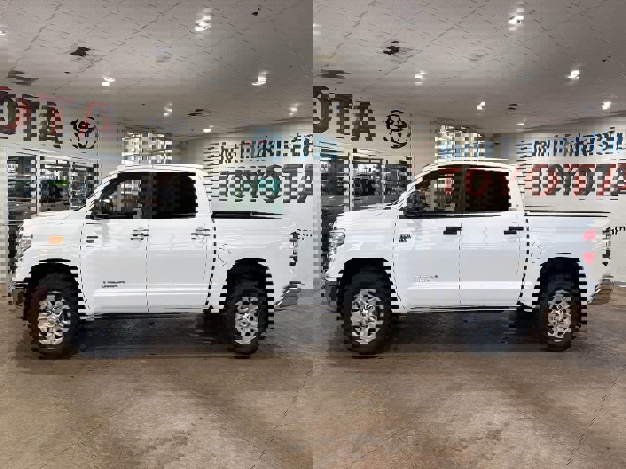 Used 2017 Toyota Tundra SR5 image 7