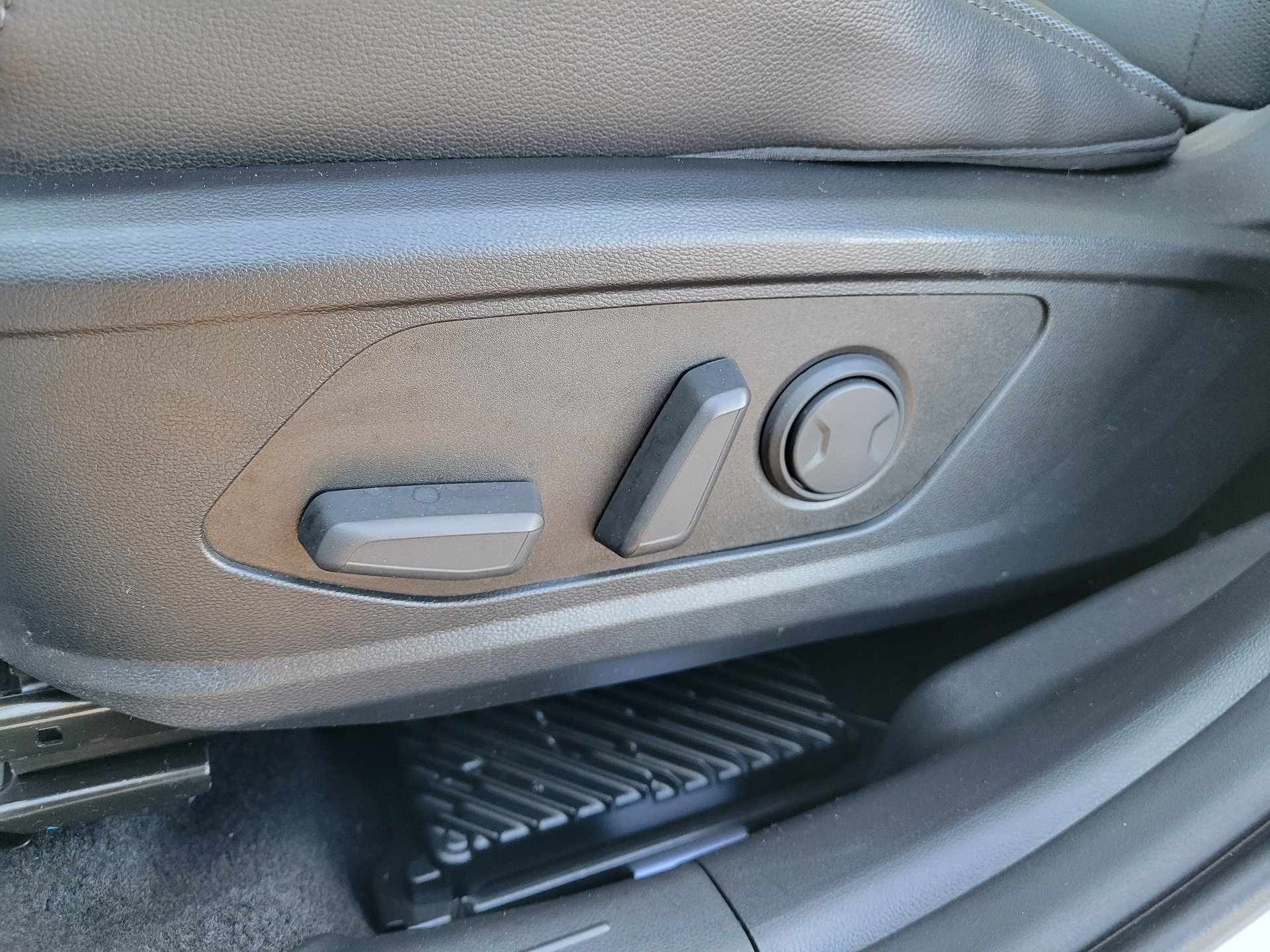 Used 2025 Hyundai Tucson Limited image 17