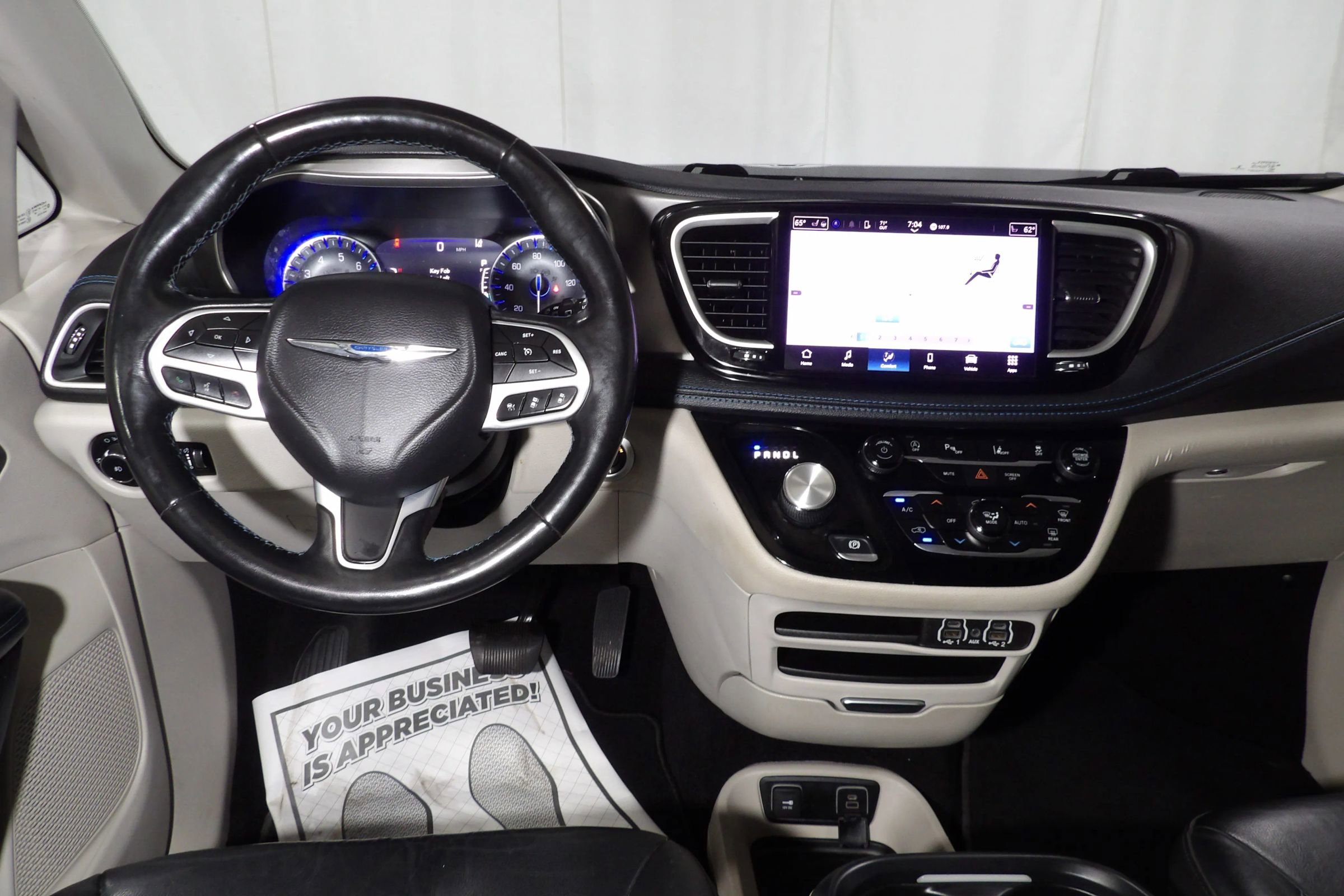 Used 2021 Chrysler Pacifica Touring-L image 18