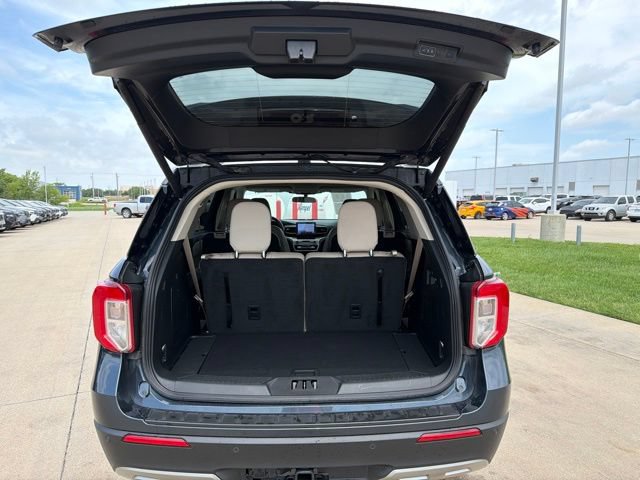 Used 2023 Ford Explorer XLT w/ Equipment Group 202A AWD/4WD image 14