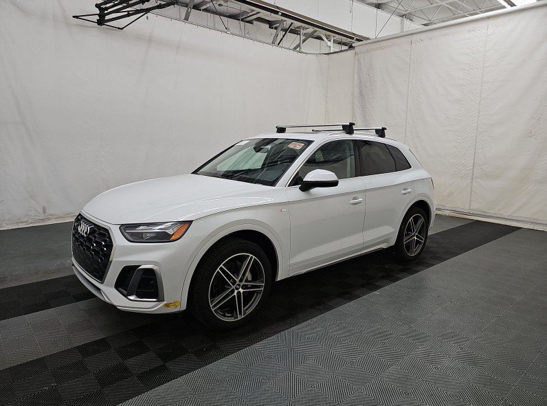 Used 2022 Audi Q5 e Premium w/ Convenience Package AWD/4WD image 1