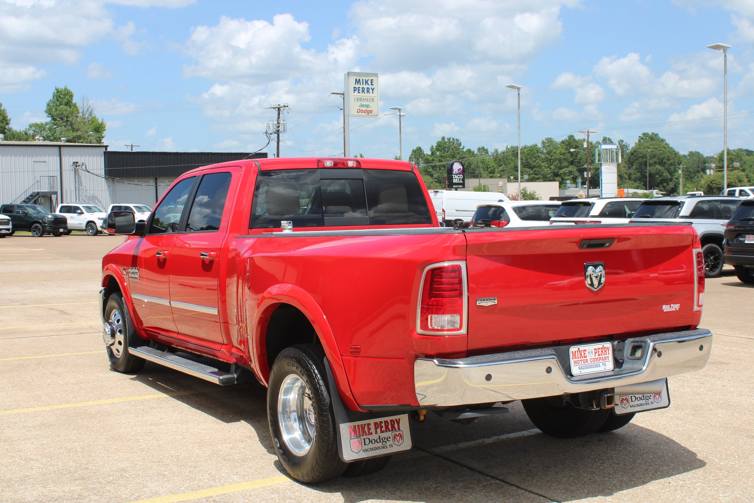 Used 2014 RAM 3500 Laramie w/ Convenience Group RWD image 9
