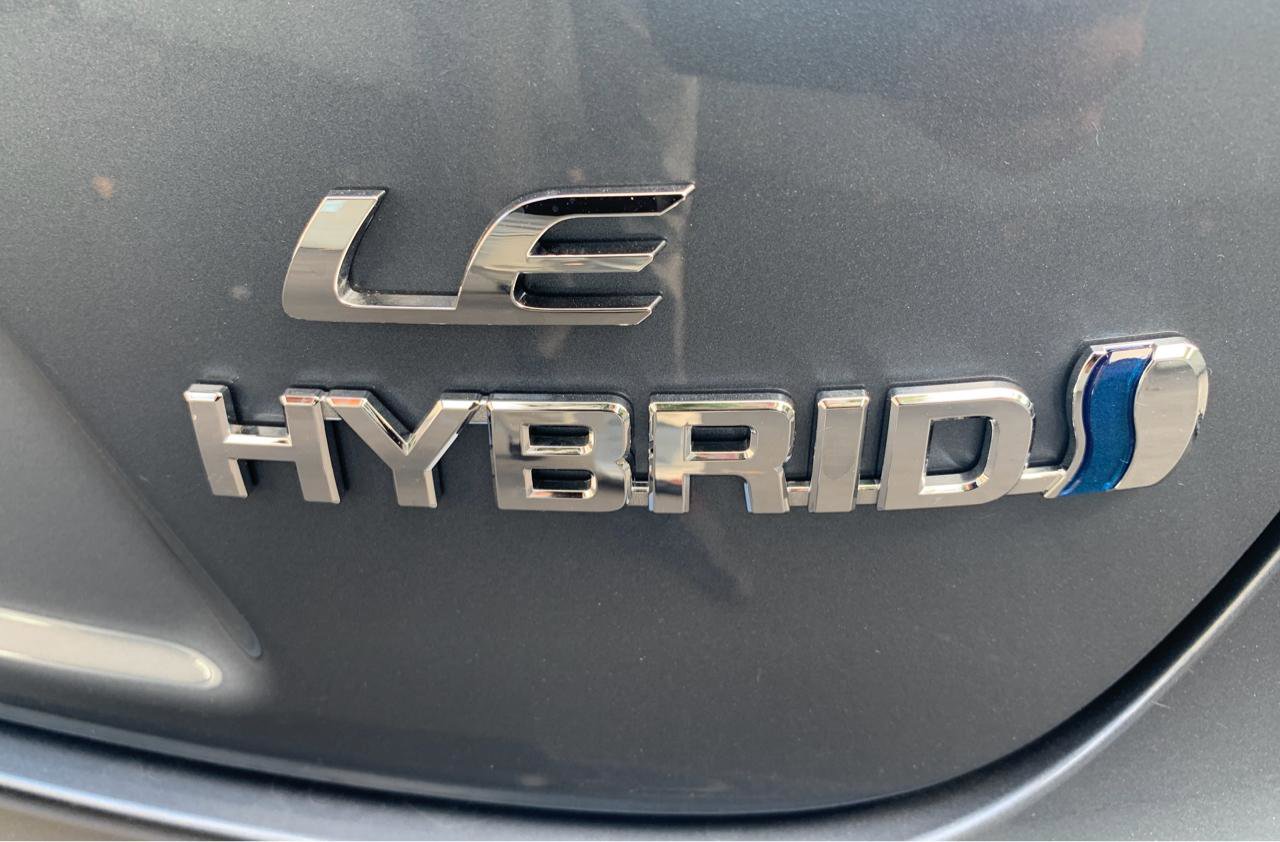 Used 2024 Toyota Corolla LE w/ LE Convenience Package FWD image 32