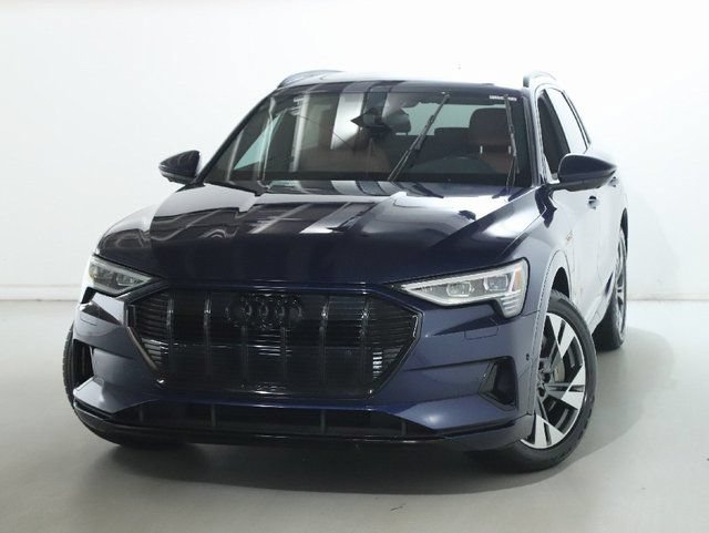 Used 2022 Audi e-tron Premium AWD/4WD image 3
