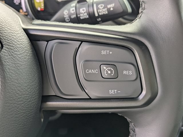 New 2023 Jeep Wrangler Unlimited w/ Sun & Screen Package AWD/4WD image 22