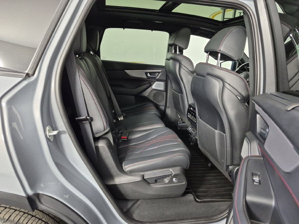 Used 2025 Acura MDX A-Spec w/ Advance Package AWD/4WD image 35