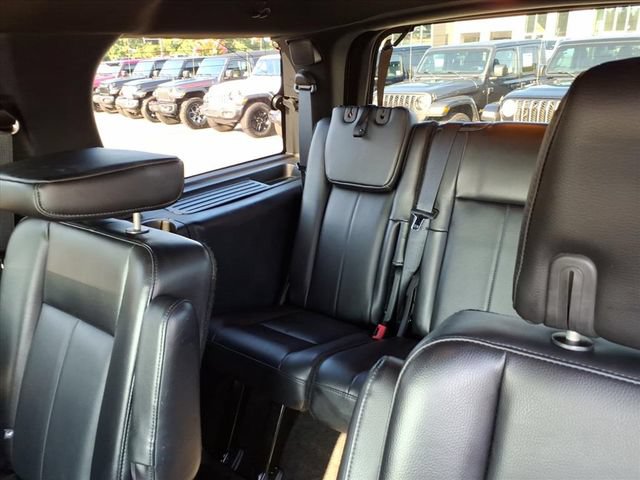 Used 2016 Ford Expedition Limited AWD/4WD image 16