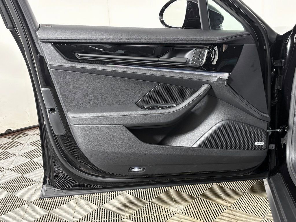 Used 2026 Porsche Panamera 4 image 14