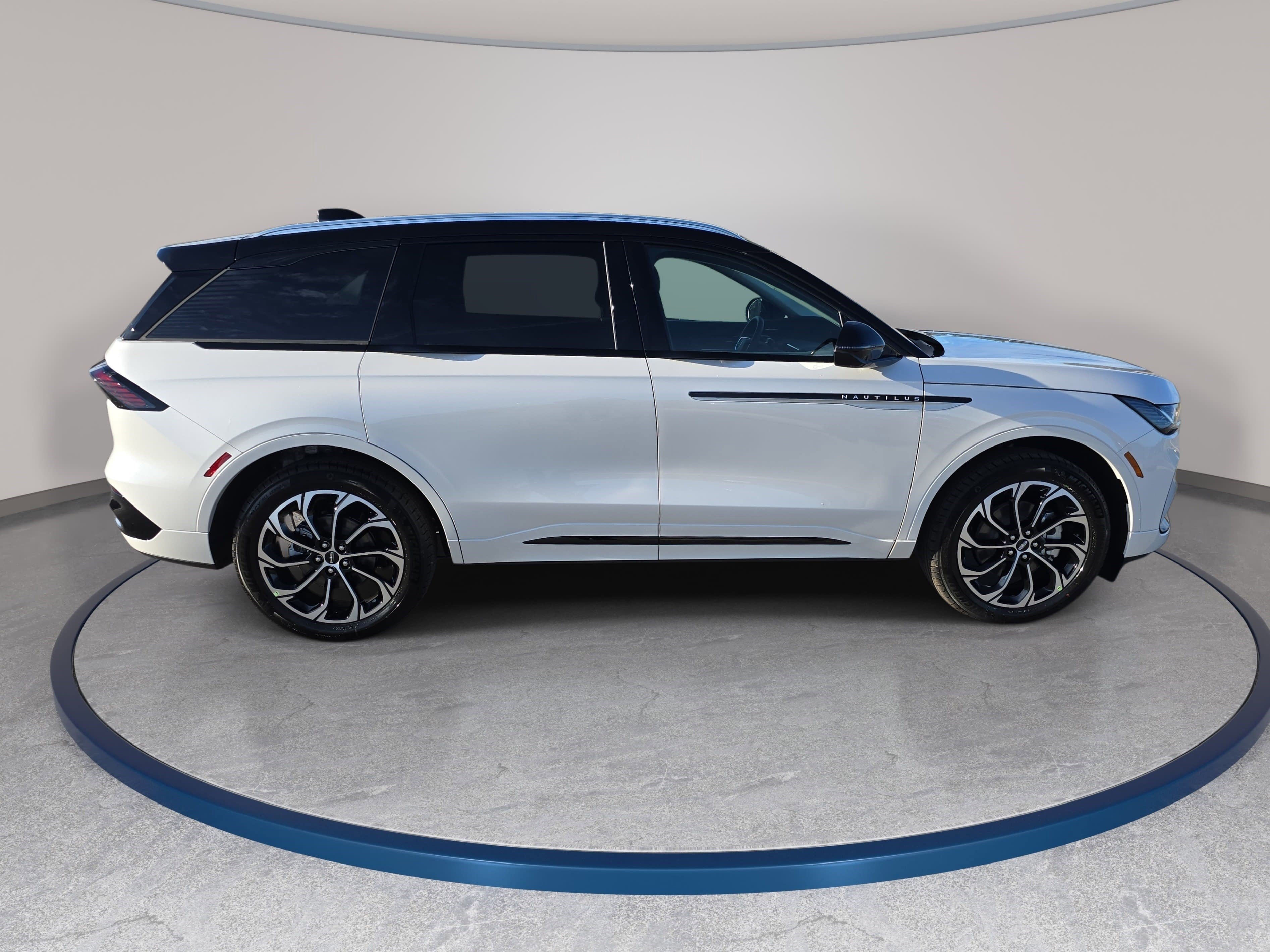 New 2026 Lincoln Nautilus Reserve AWD/4WD image 4