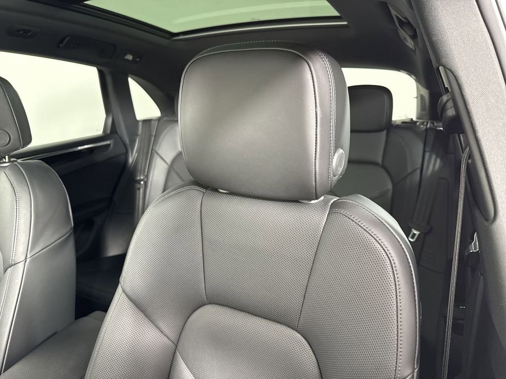 Certified 2025 Porsche Macan image 41