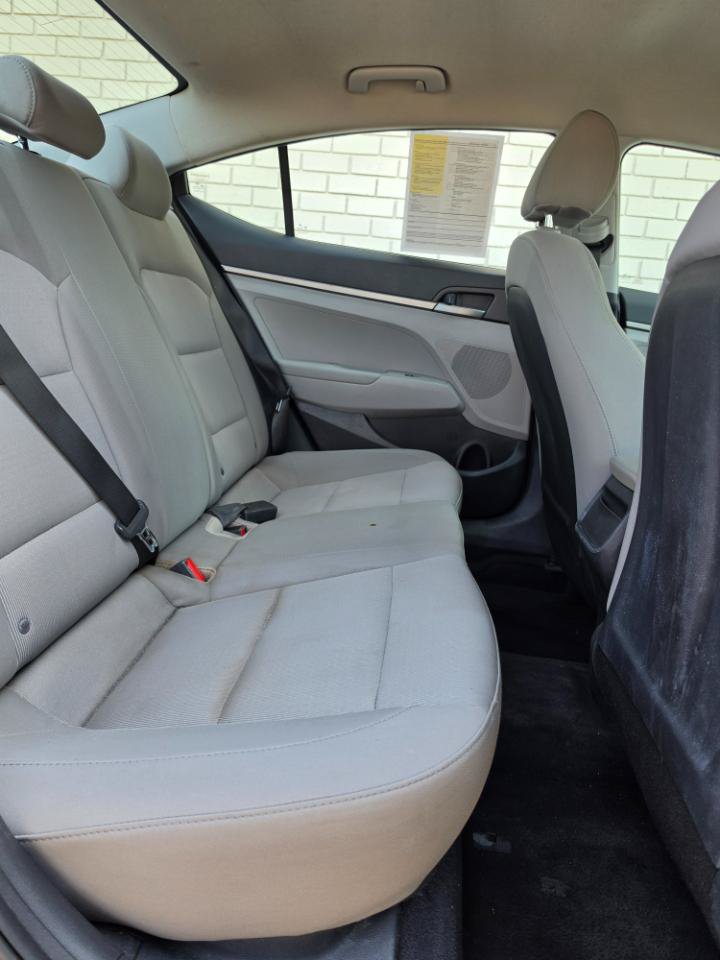 Used 2017 Hyundai Elantra SE FWD image 11