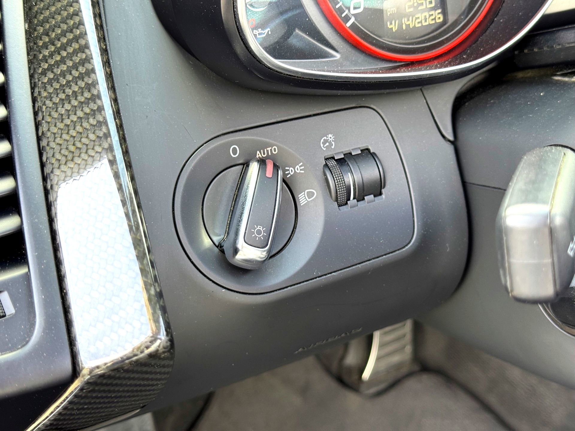 Used 2011 Audi R8 V10 w/ Enhanced Leather Pkg image 27