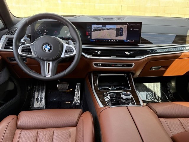 Used 2025 BMW X7 M60i image 29