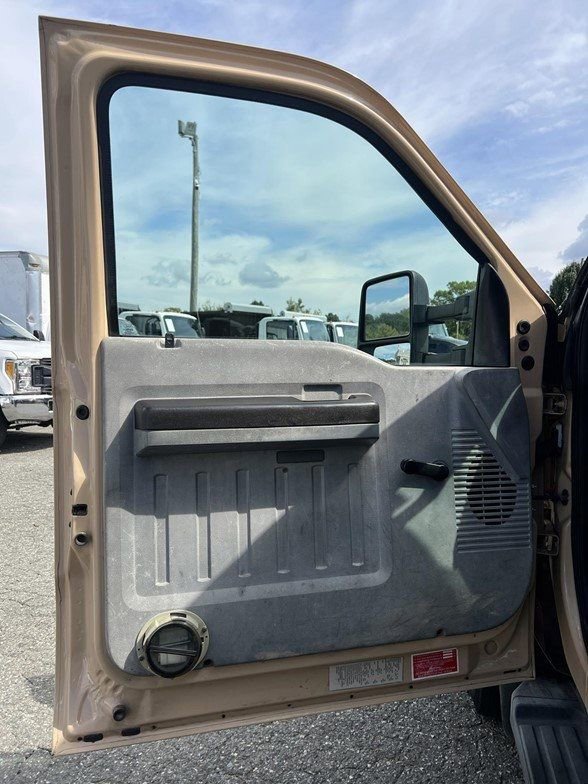 Used 2013 Ford F450 XL w/ Snow Plow Prep Pkg image 13