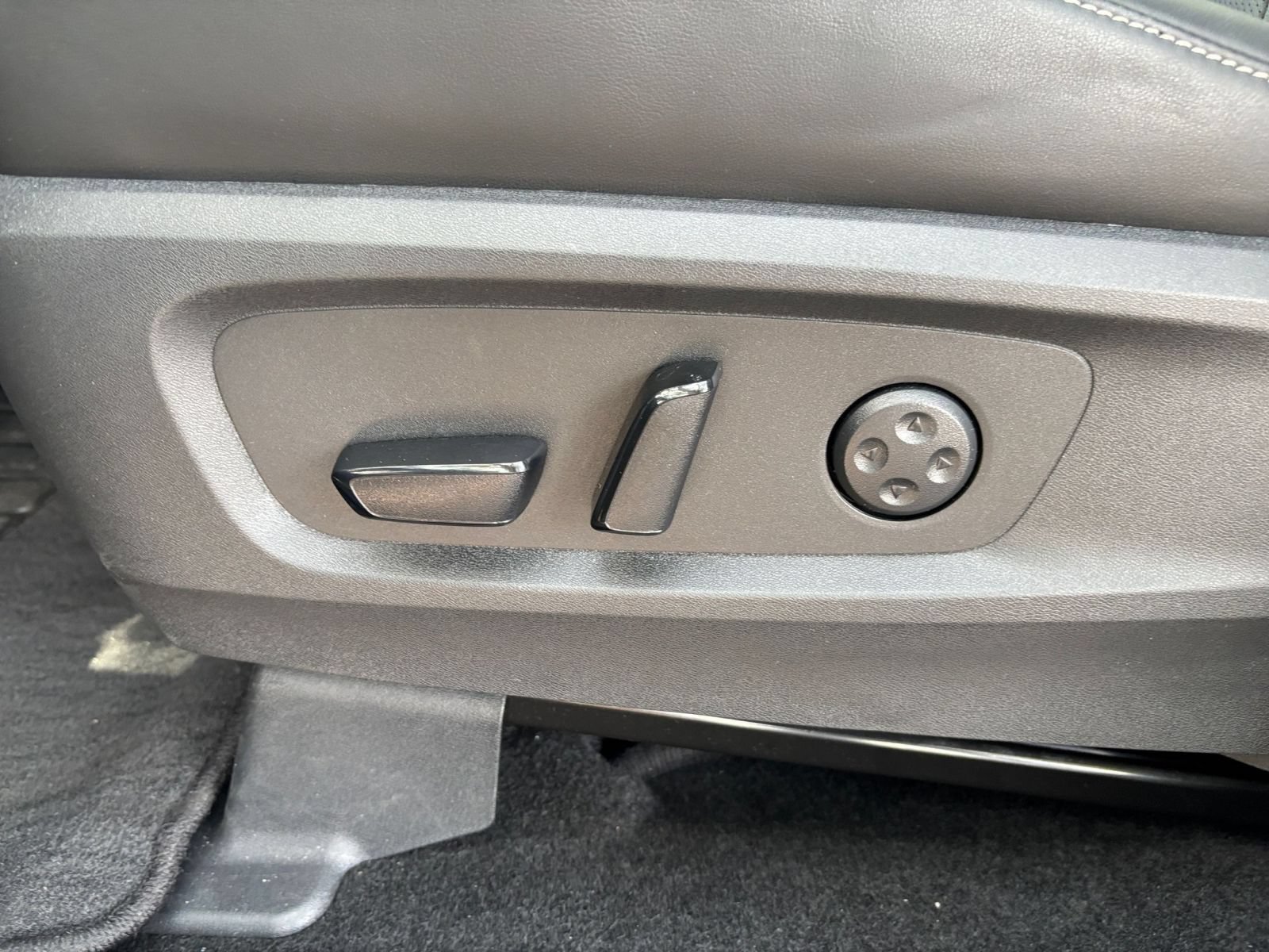 Used 2026 INFINITI QX60 Luxe FWD image 23