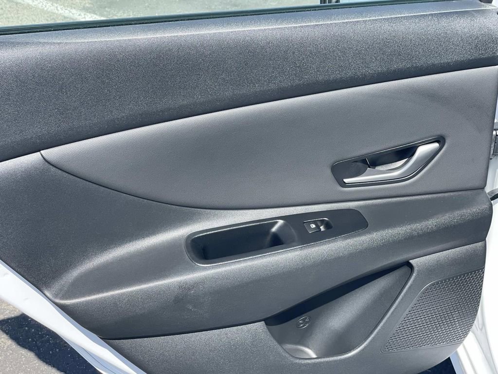 Certified 2024 Hyundai Elantra SEL w/ Convenience Package image 27