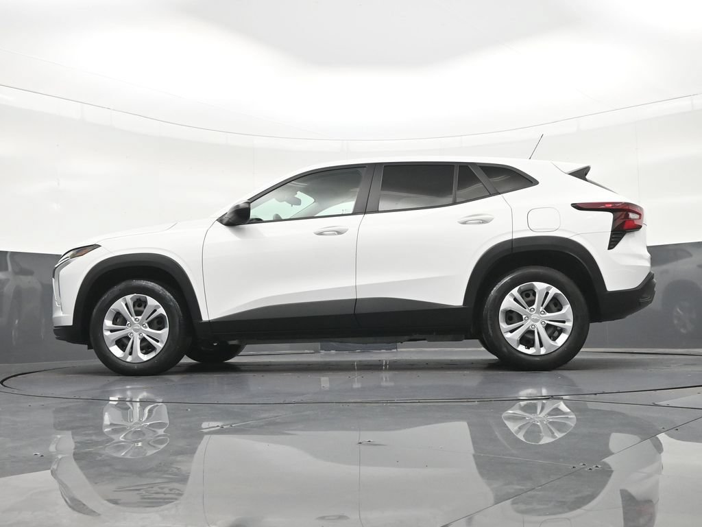Used 2024 Chevrolet Trax LS w/ Driver Confidence Package FWD image 24