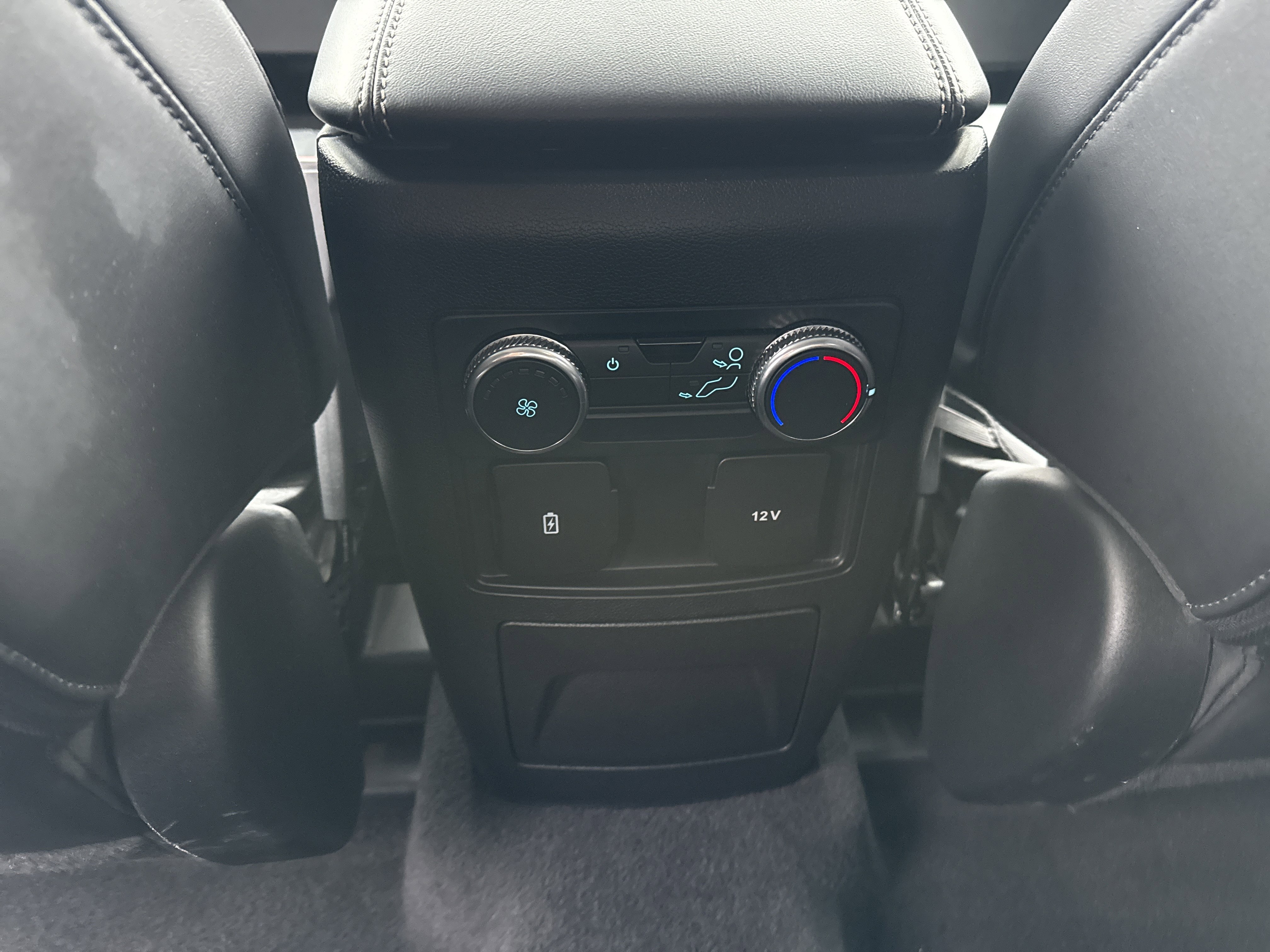 Used 2022 Ford Explorer XLT w/ Equipment Group 202A image 15