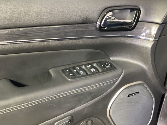 Used 2020 Jeep Grand Cherokee Overland AWD/4WD image 30