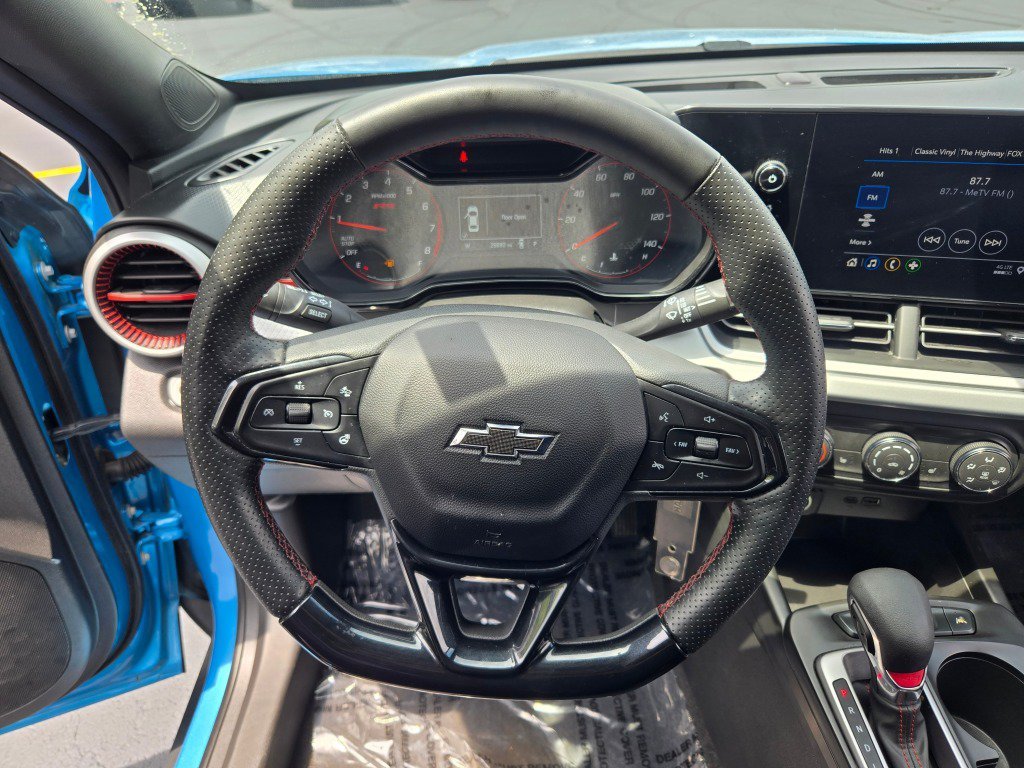 Used 2025 Chevrolet Trax RS FWD image 29