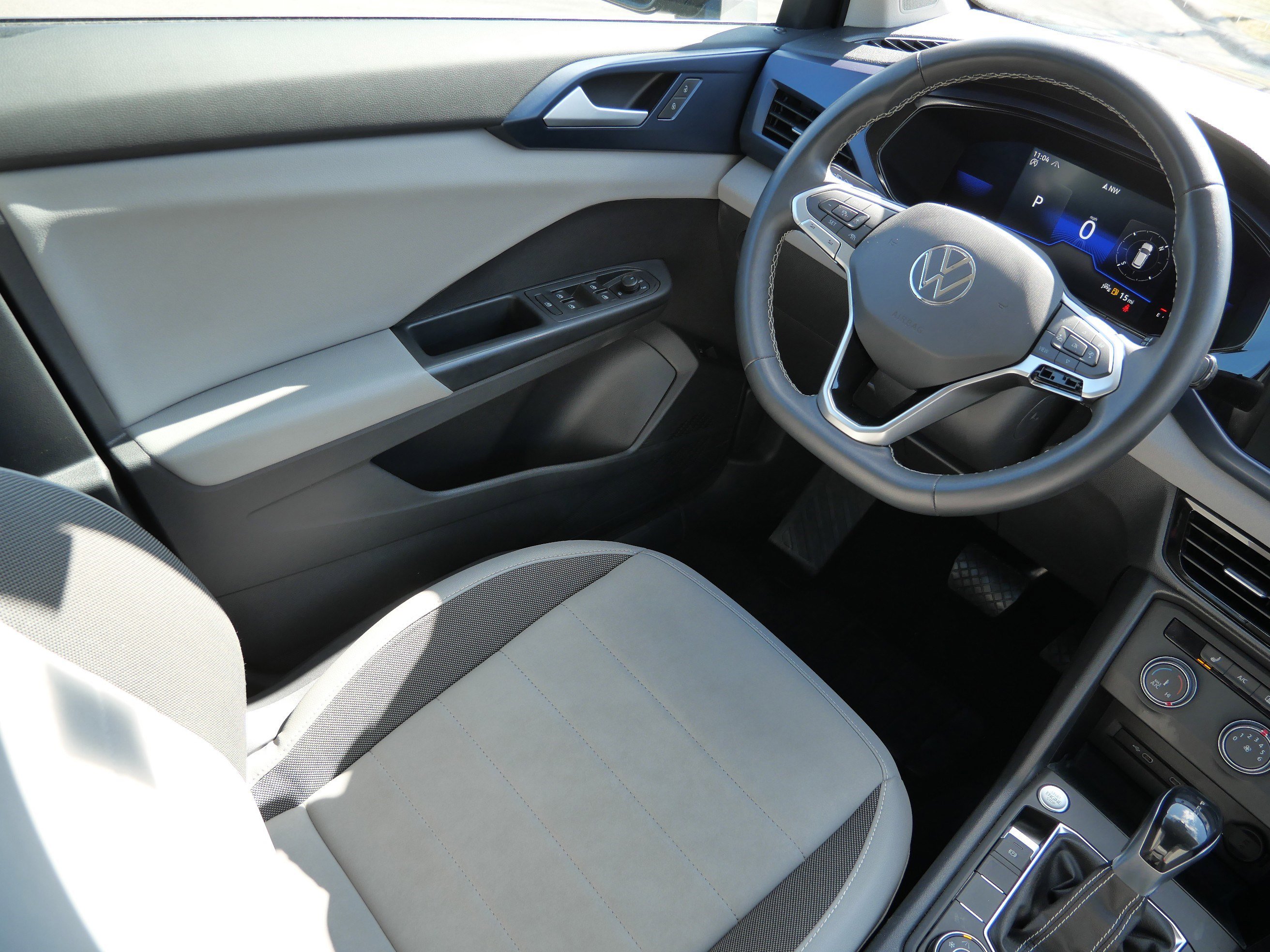 Certified 2022 Volkswagen Taos SE AWD/4WD image 9