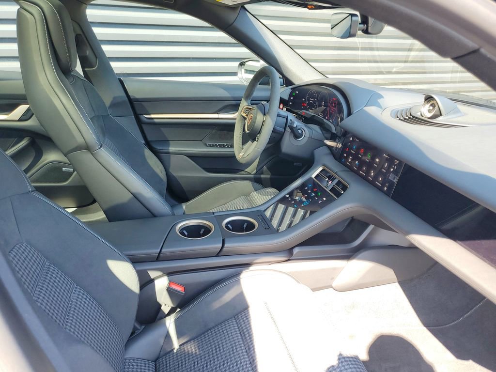 Certified 2025 Porsche Taycan 4S image 18