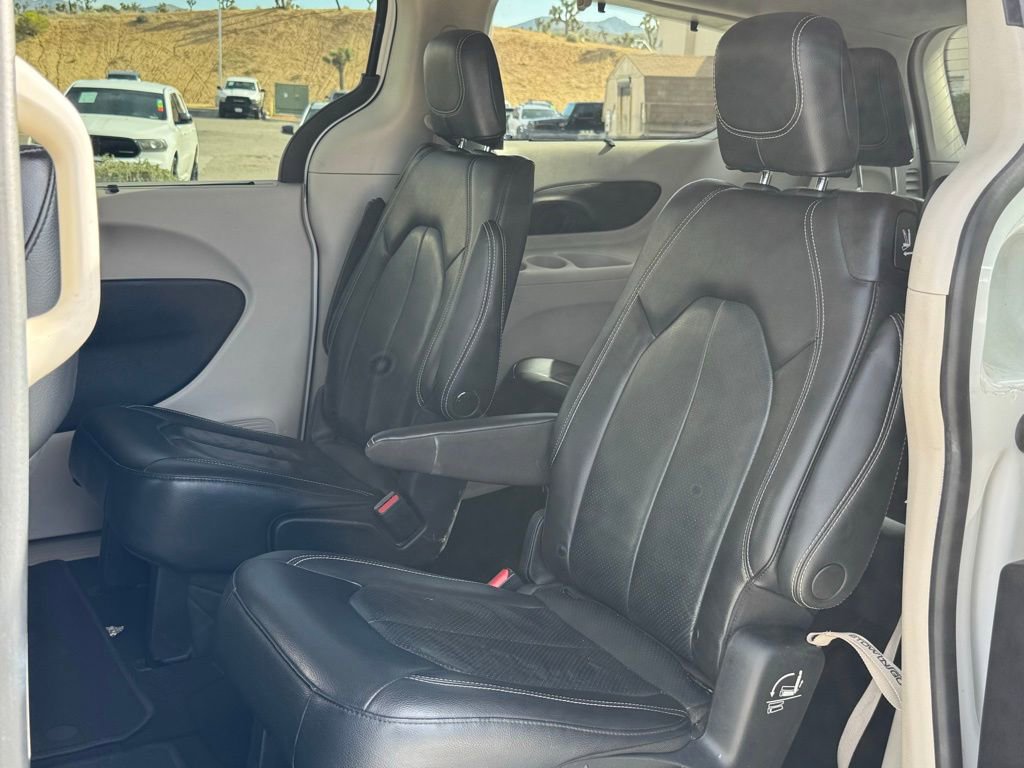 Used 2022 Chrysler Pacifica Touring-L FWD image 31