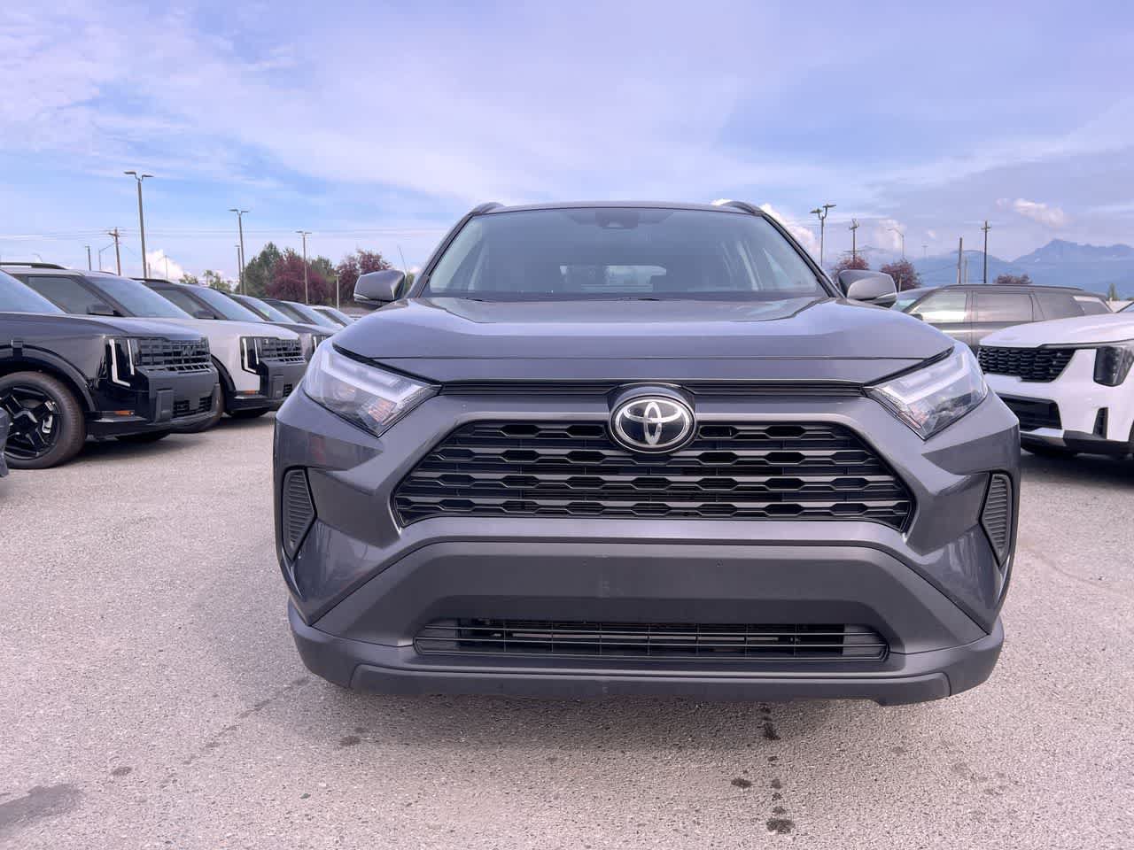 Used 2025 Toyota RAV4 XLE AWD/4WD image 29
