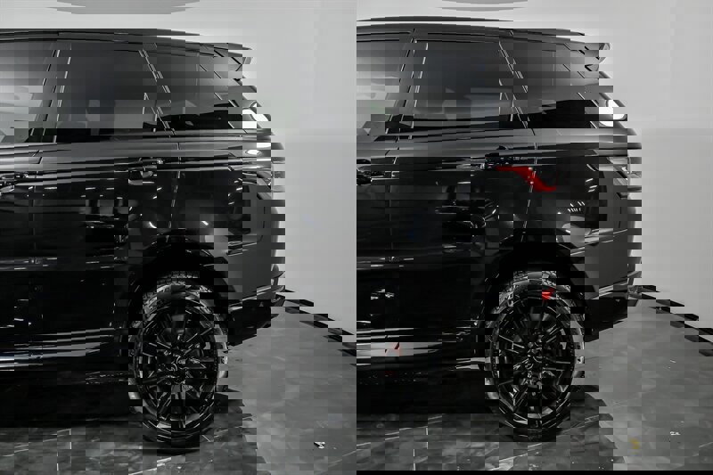 Used 2019 Land Rover Range Rover Sport HST image 7