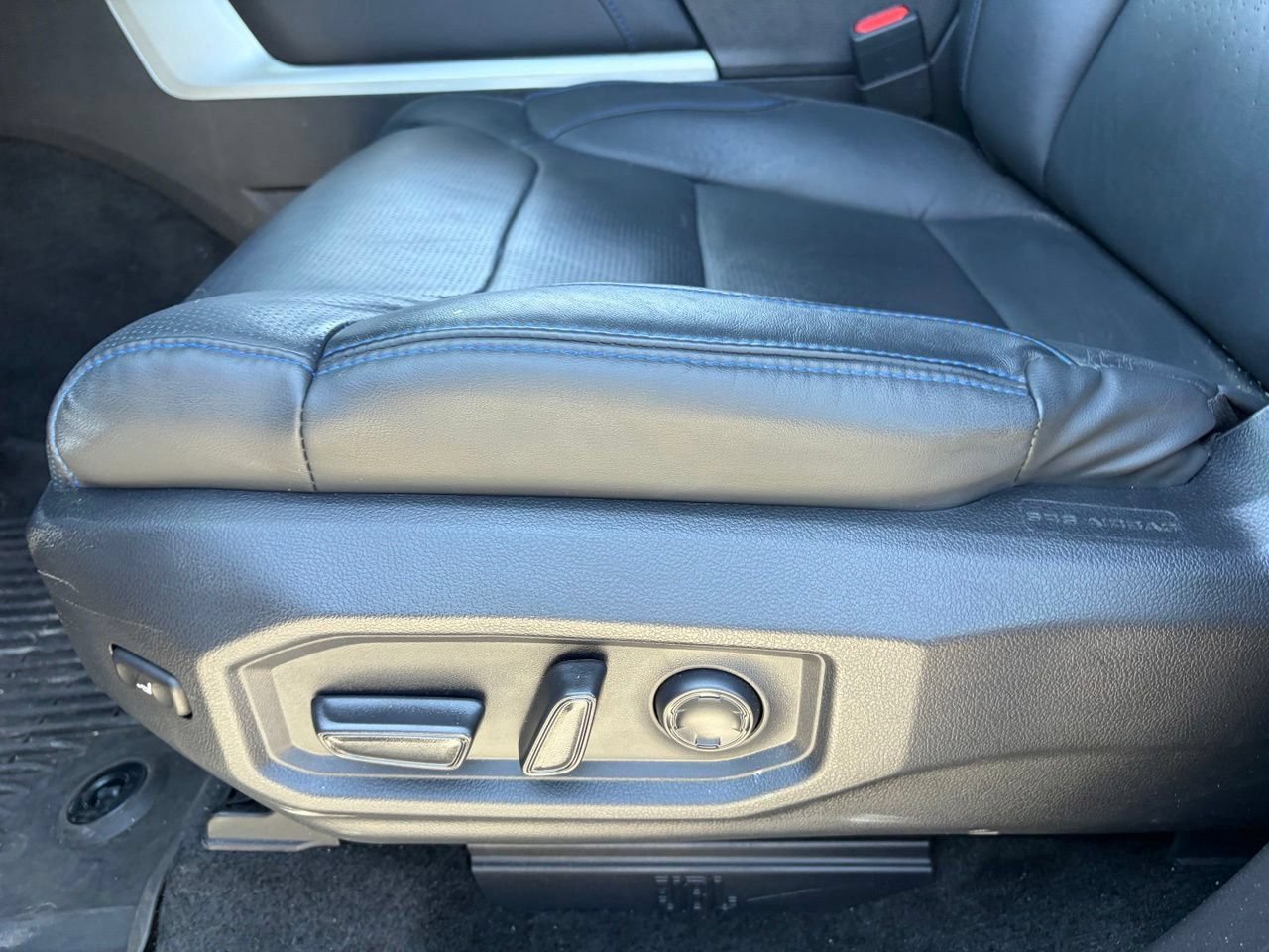 Used 2024 Toyota Sequoia Platinum AWD/4WD image 4